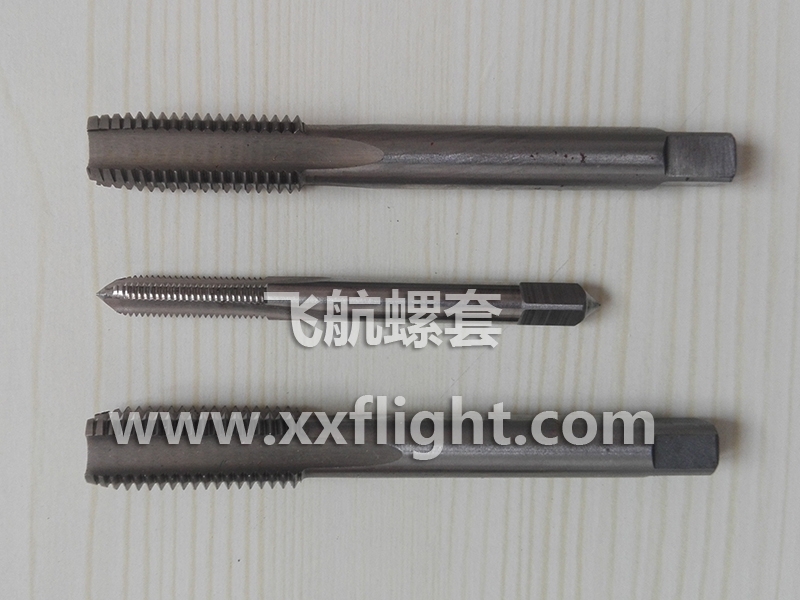 直槽（cáo）絲錐